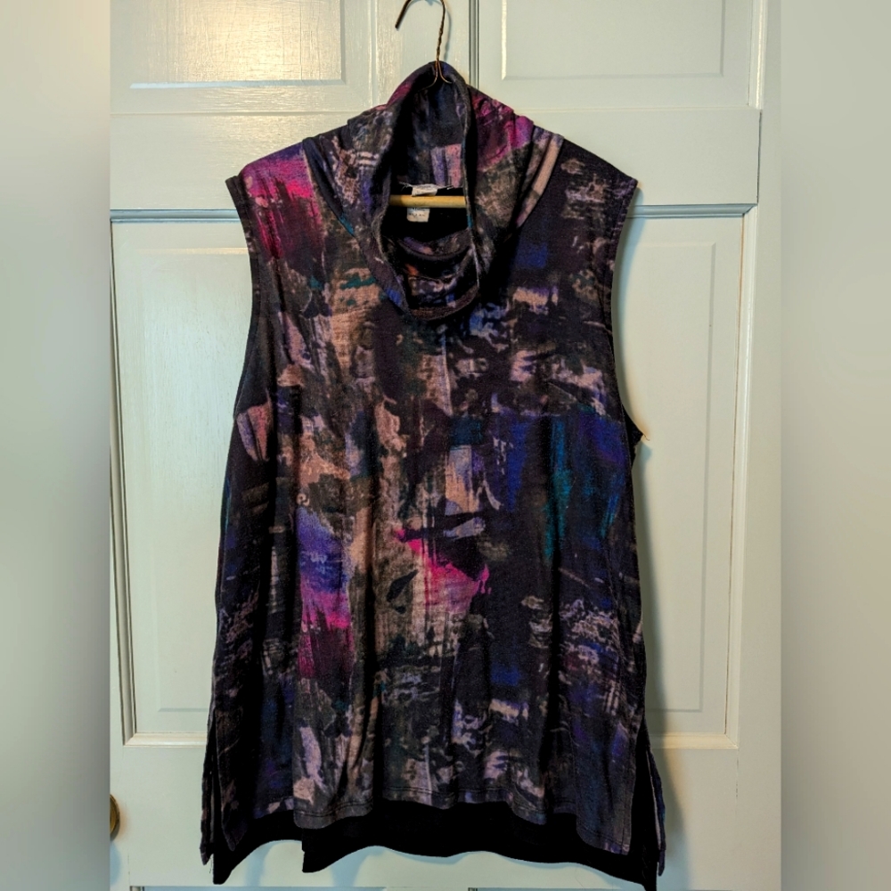 Sleeveless turtleneck tunic